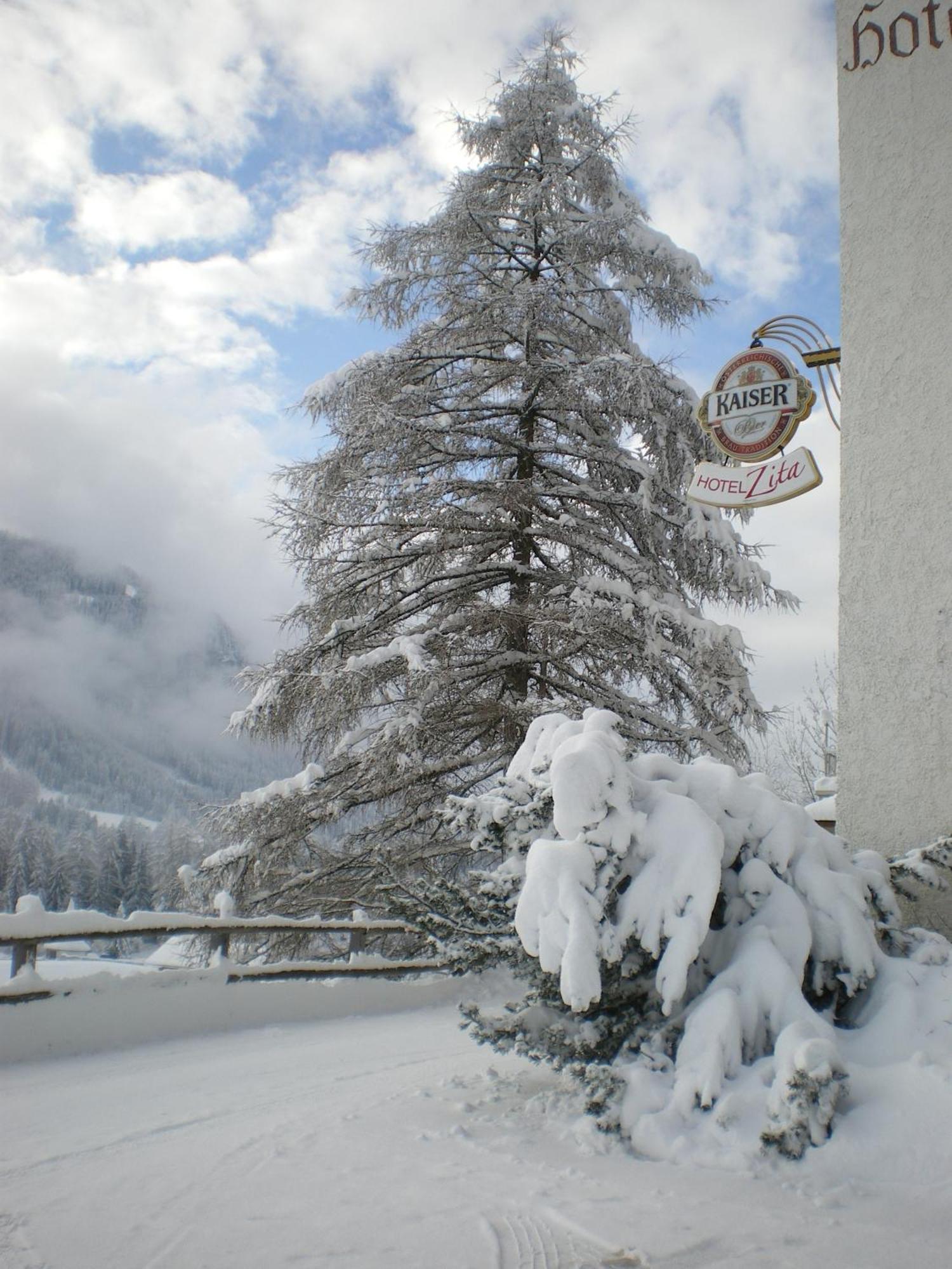 Hotel Zita Trins Buitenkant foto